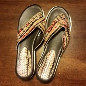 Donald J Pilner thong sandals